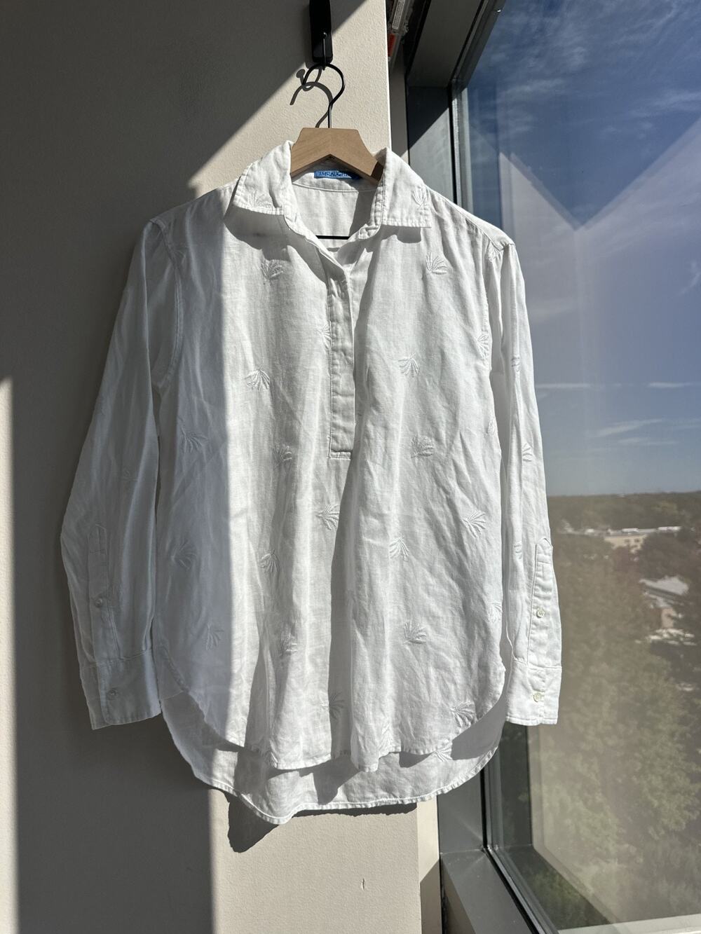 J. McLaughlin 100% Linen Embroidered Palm Popover Blouse White Resort Shirt S